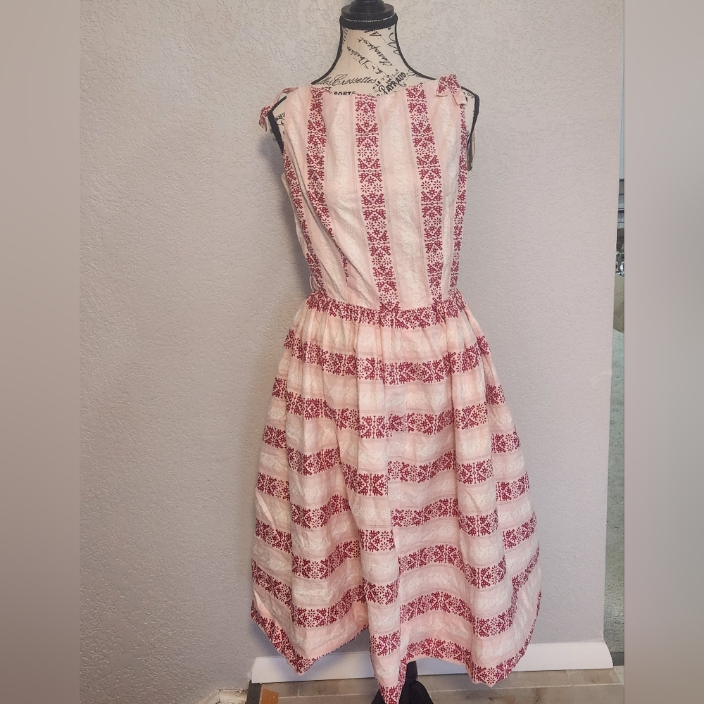 Vintage 1950s Red and White Patterned Sun Dress - Picture 2 of 3